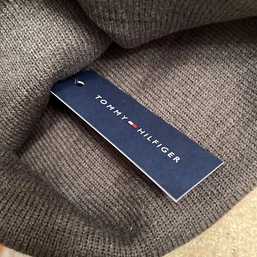 Tommy Hilfiger brand OSFM knit hat- NWT
